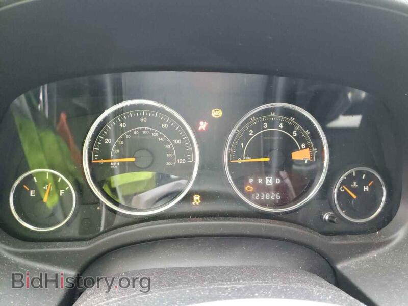 2014 Jeep COMPASS (VIN 1C4NJDEB1ED884910) — фото 9 из 12