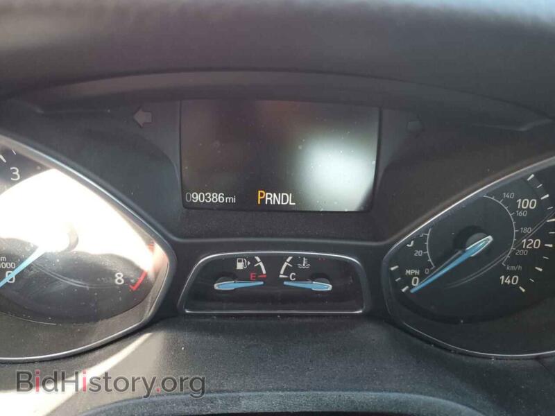 2017 Ford FOCUS (VIN 1FADP3F2XHL329201) — photo 9 of 14