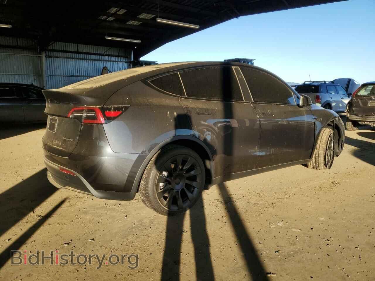 2024 TESLA MODEL Y - VIN: 7SAYGDEE0RF006750 - Photo 3