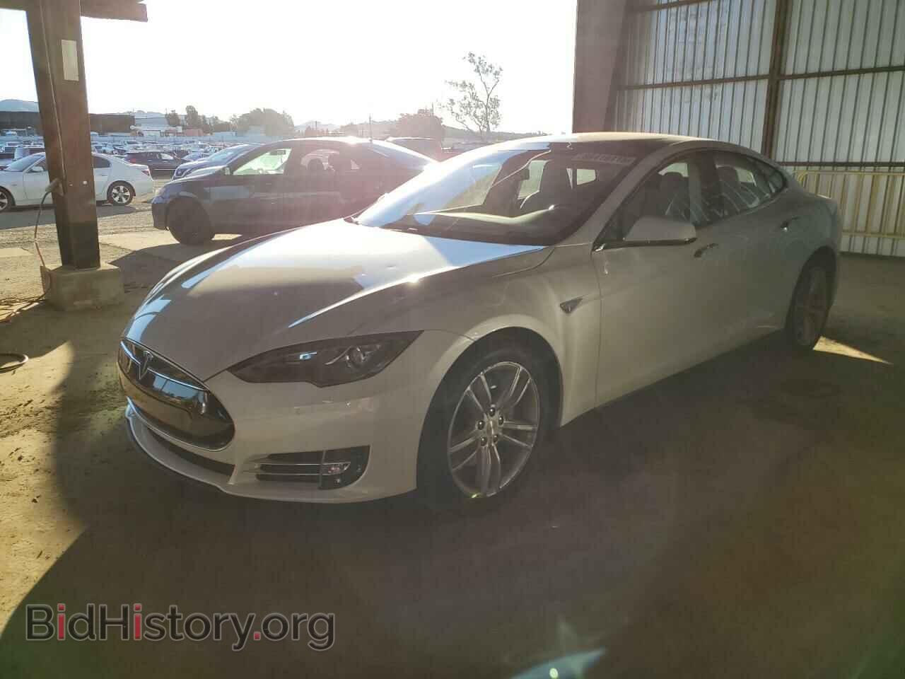 Фотография 5YJSA1E29FF107922 - TESLA MODEL S 2015