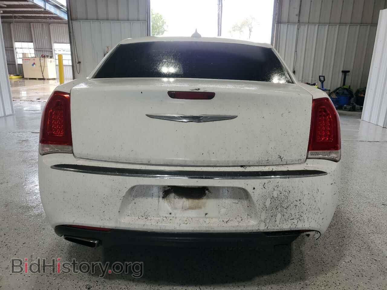 2017 CHRYSLER 300 - VIN: 2C3CCAAG1HH521780 - Фото 6