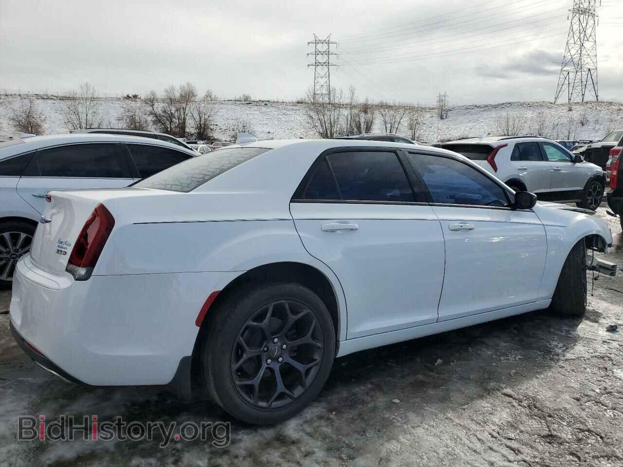 2019 CHRYSLER 300 - VIN: 2C3CCAAG4KH602067 - Фото 3