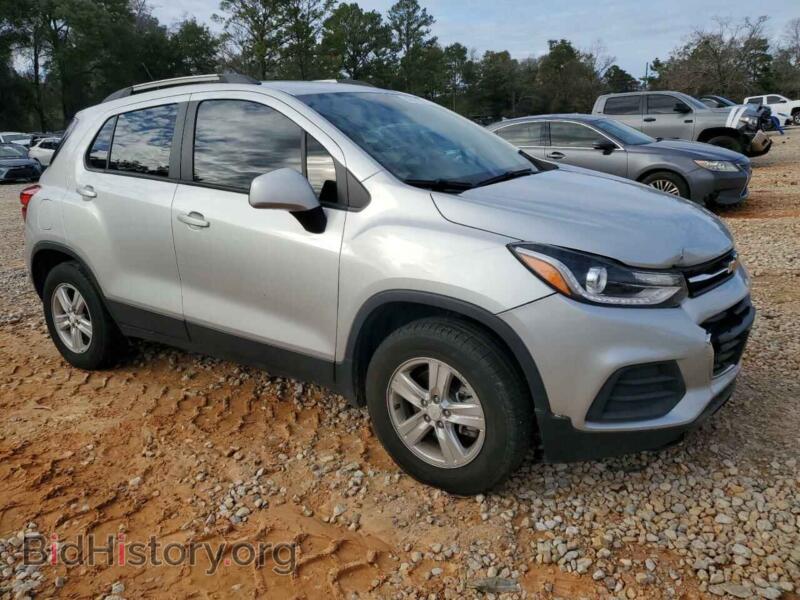 2021 Chevrolet TRAX (VIN KL7CJPSMXMB364100) — photo 4 of 12