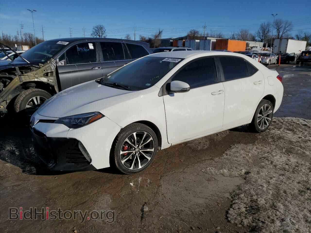 Photo 5YFBURHE1JP831421 - TOYOTA COROLLA 2018