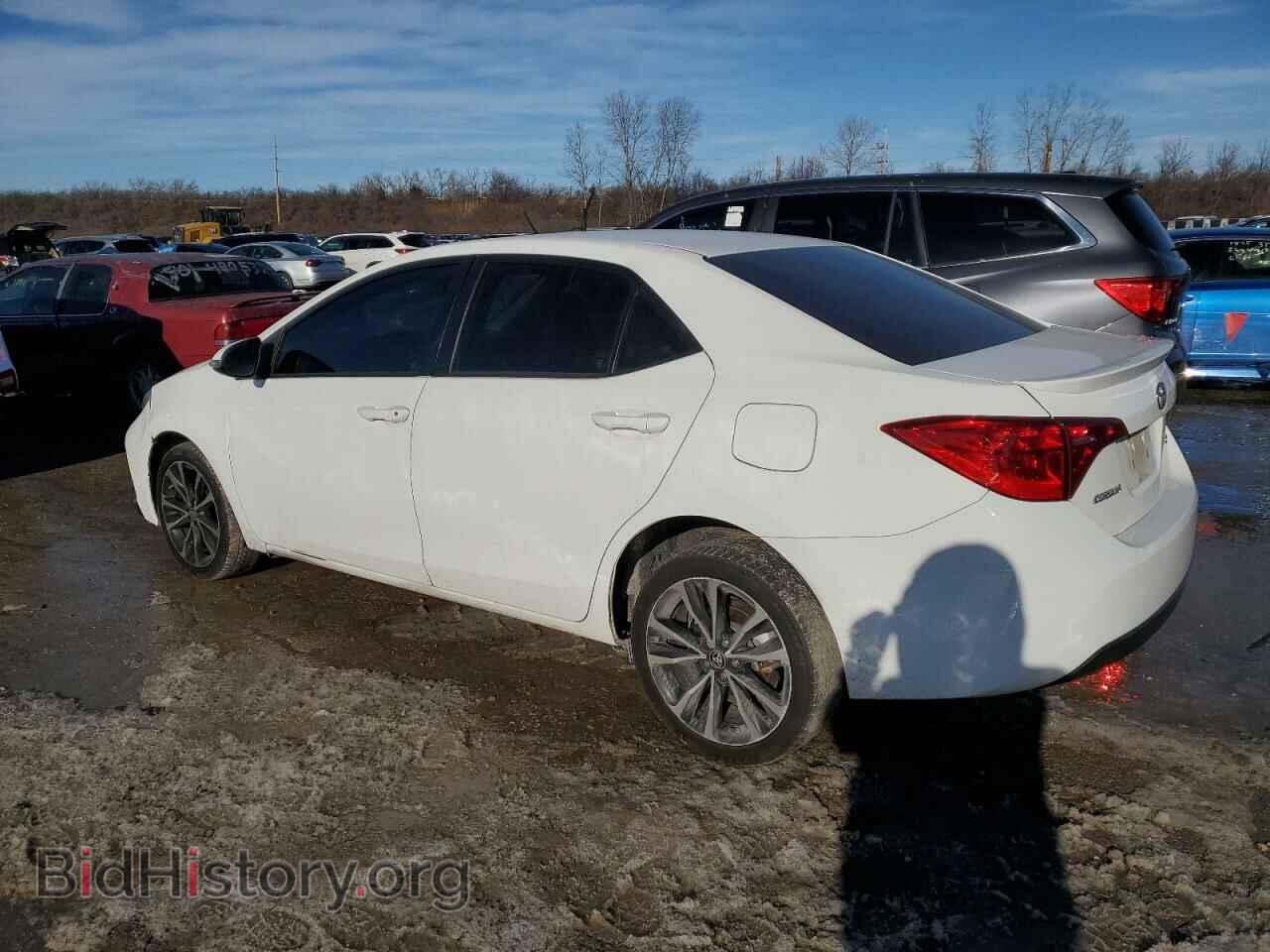 2018 TOYOTA COROLLA - VIN: 5YFBURHE1JP831421 - Фото 2