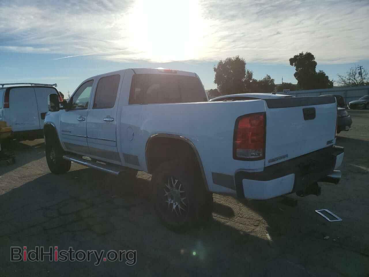 2013 GMC SIERRA - VIN: 1GT125E82DF180305 - Фото 2