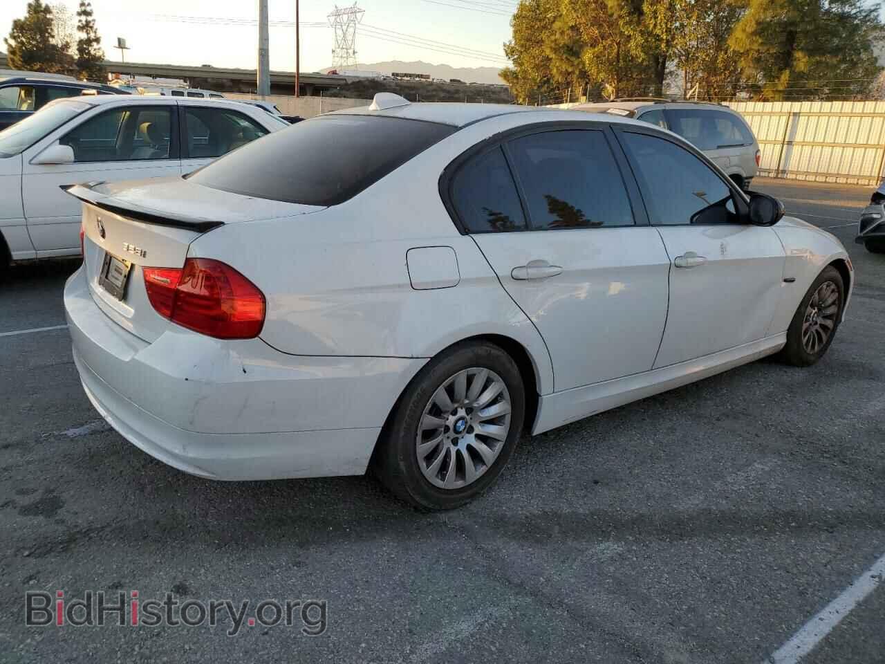 2009 BMW 3 SERIES - VIN: WBAPH57579NL77248 - Фото 3