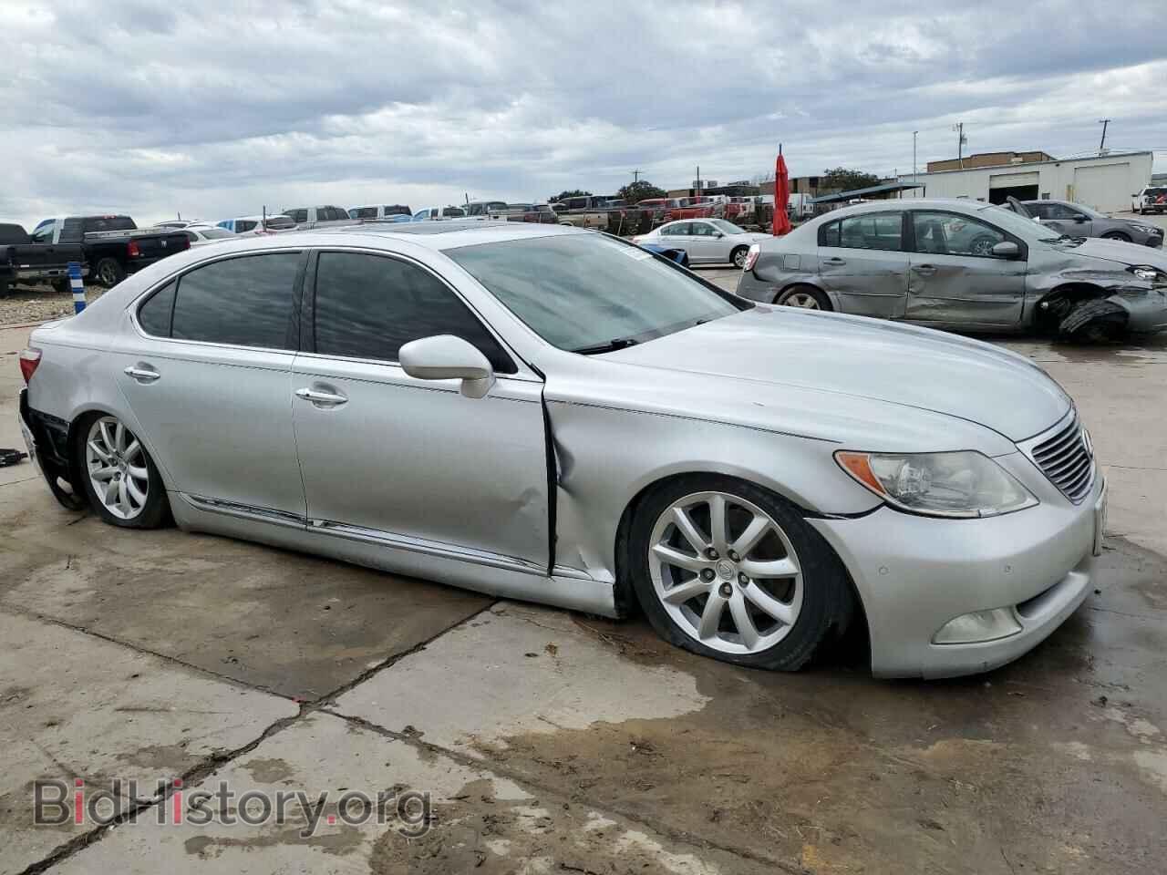2008 LEXUS LS460 - VIN: JTHGL46F185024541 - Photo 4