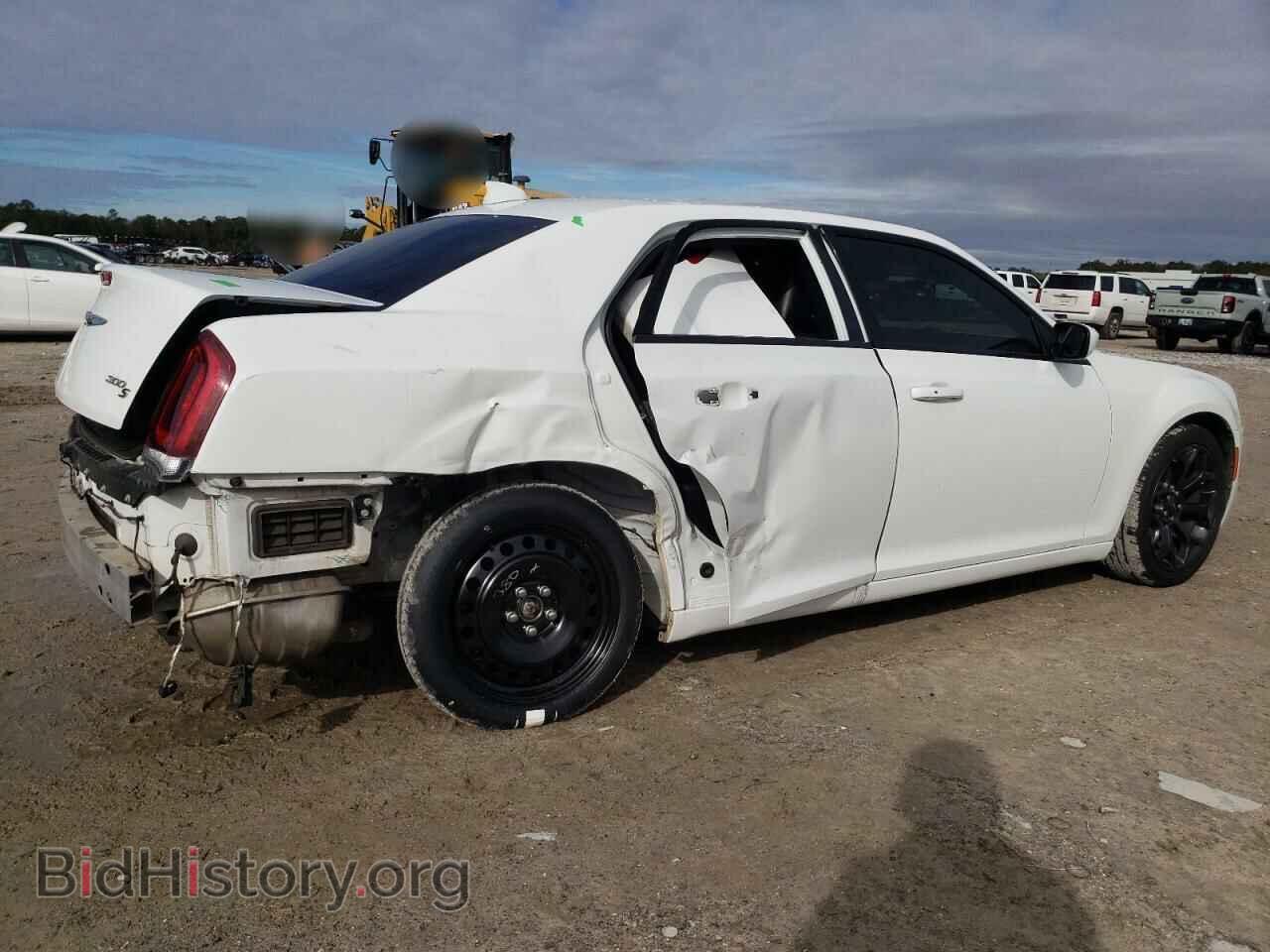 2019 CHRYSLER 300 - VIN: 2C3CCABG3KH589732 - Photo 3