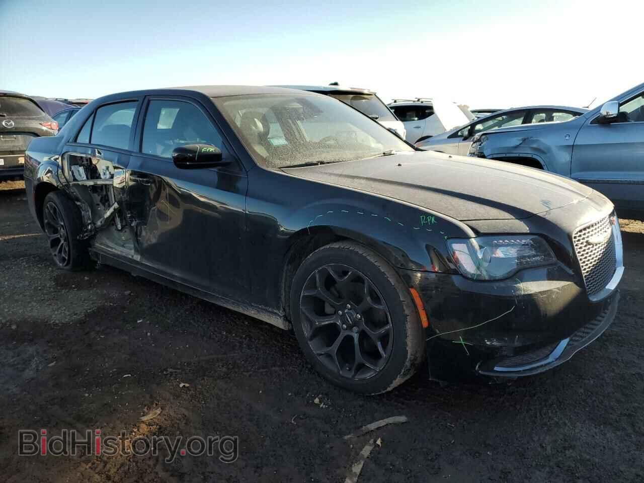 2019 CHRYSLER 300 - VIN: 2C3CCAAG2KH609955 - Фото 4