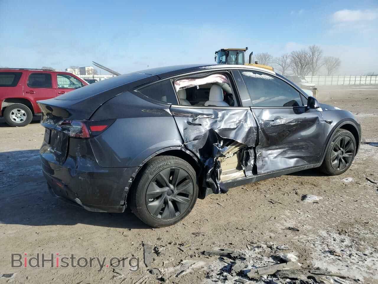 2024 TESLA MODEL Y - VIN: 7SAYGDEE6RF152828 - Photo 3