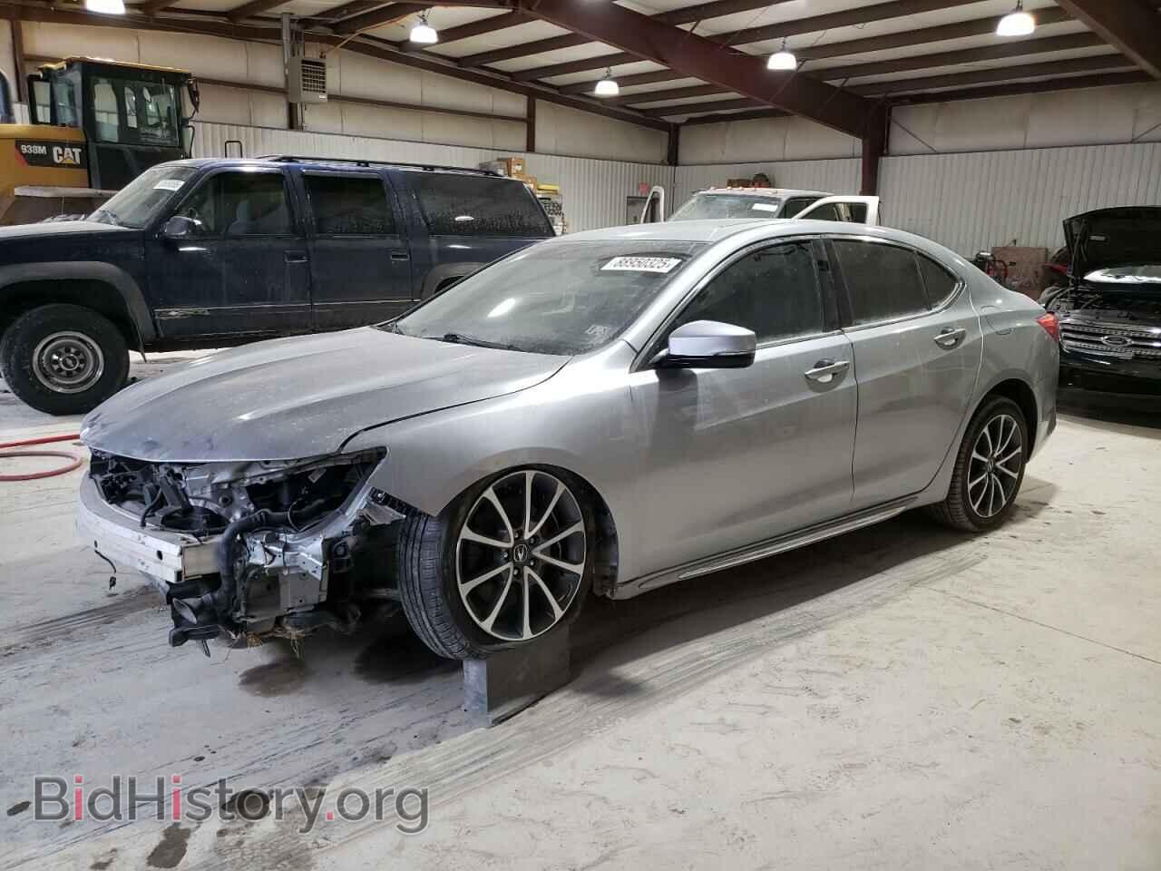 Фотография 19UUB2F52JA003473 - ACURA TLX 2018
