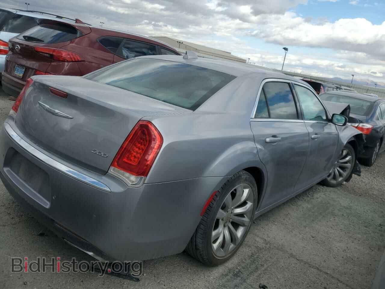 2016 CHRYSLER 300 - VIN: 2C3CCAAG9GH343728 - Фото 3