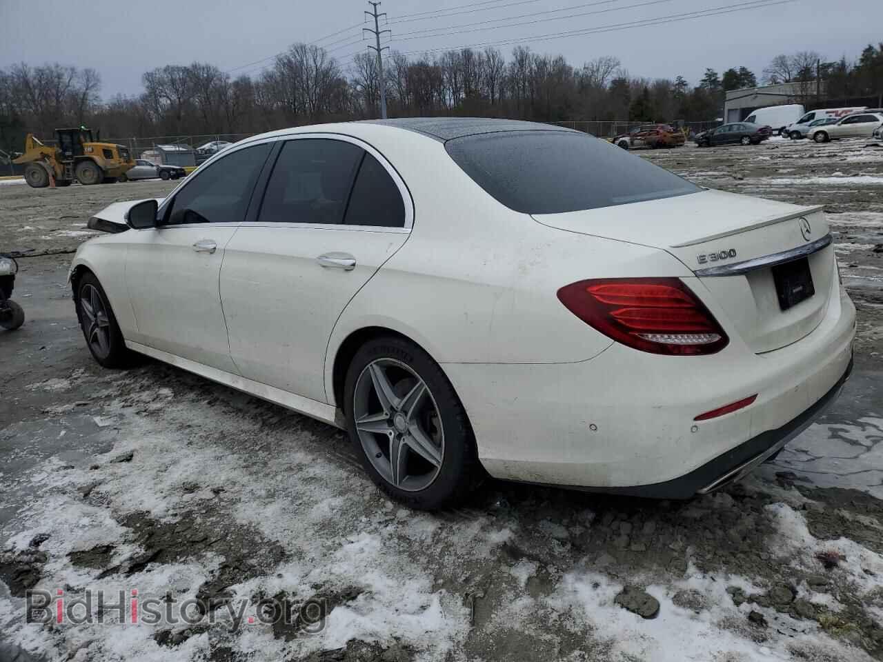2017 MERCEDES-BENZ E-CLASS - VIN: WDDZF4JB8HA046846 - Фото 2