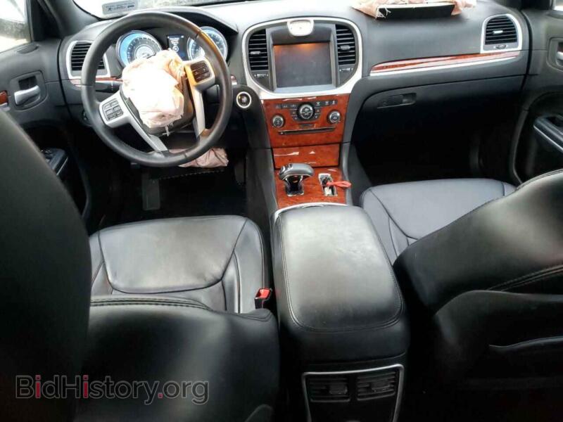 2014 Chrysler 300 (VIN 2C3CCARG0EH160574) — photo 8 of 12