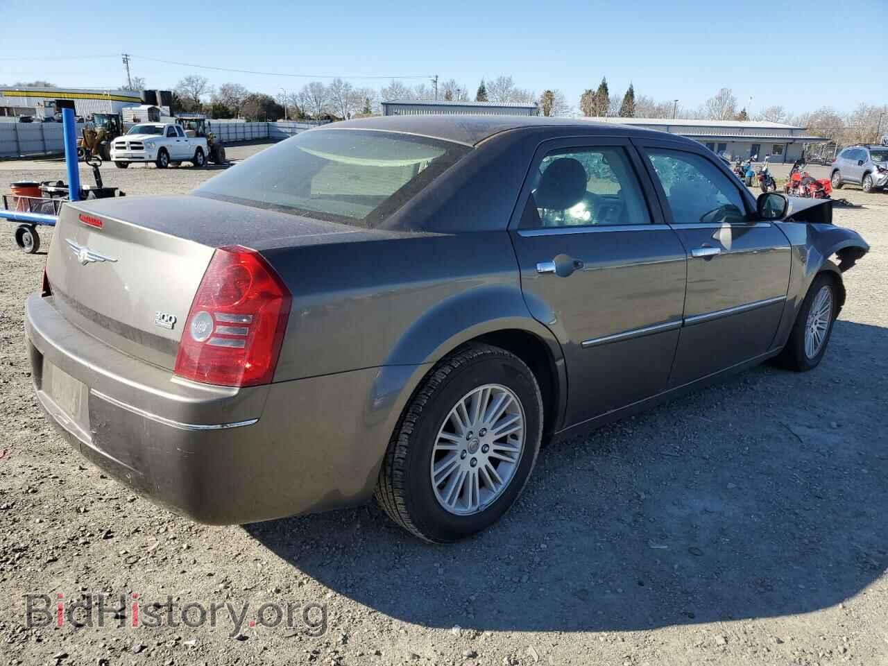 2010 CHRYSLER 300 - VIN: 2C3CA5CV2AH221194 - Фото 3
