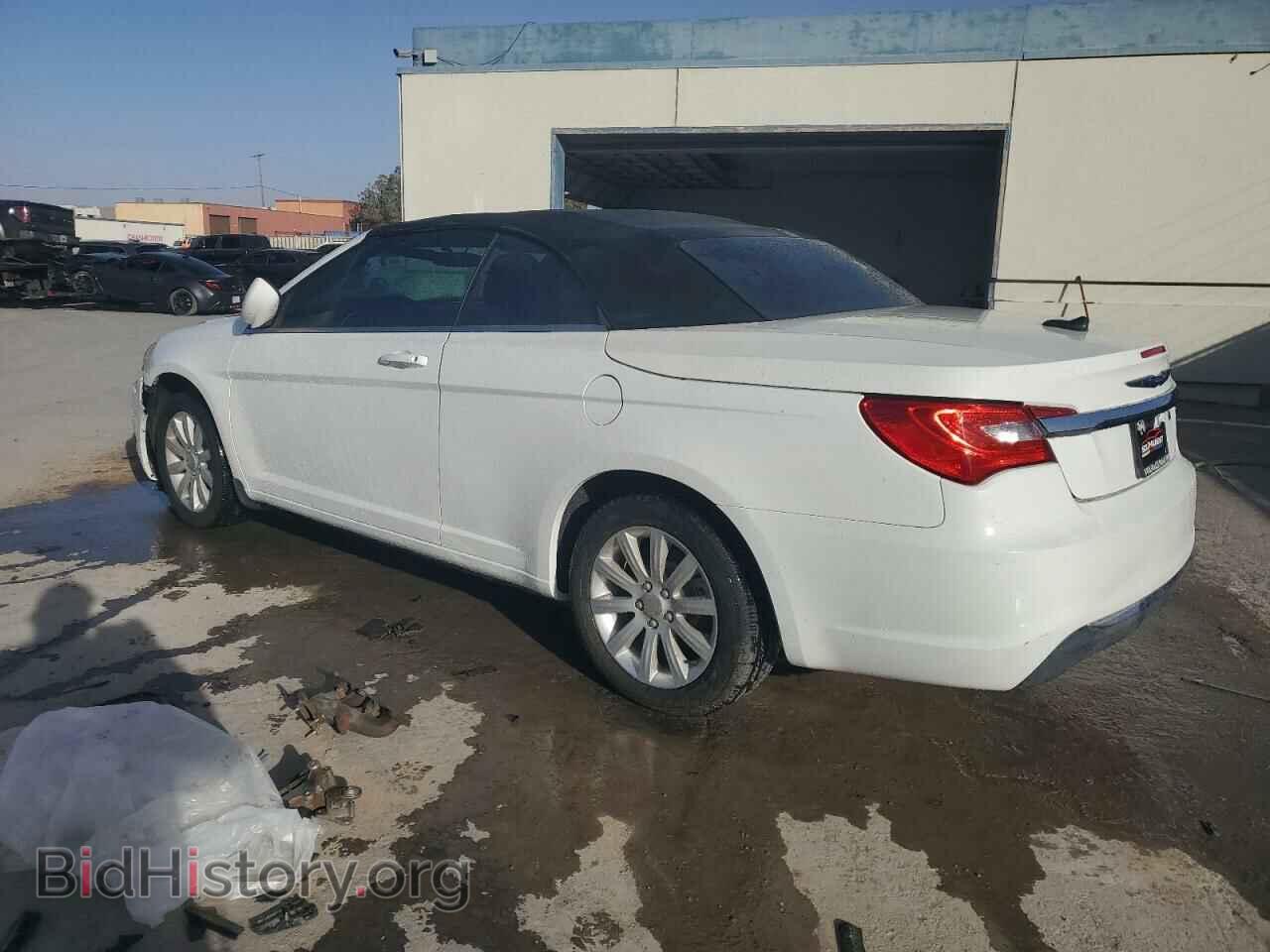 2013 CHRYSLER 200 - VIN: 1C3BCBEB7DN526662 - Фото 2