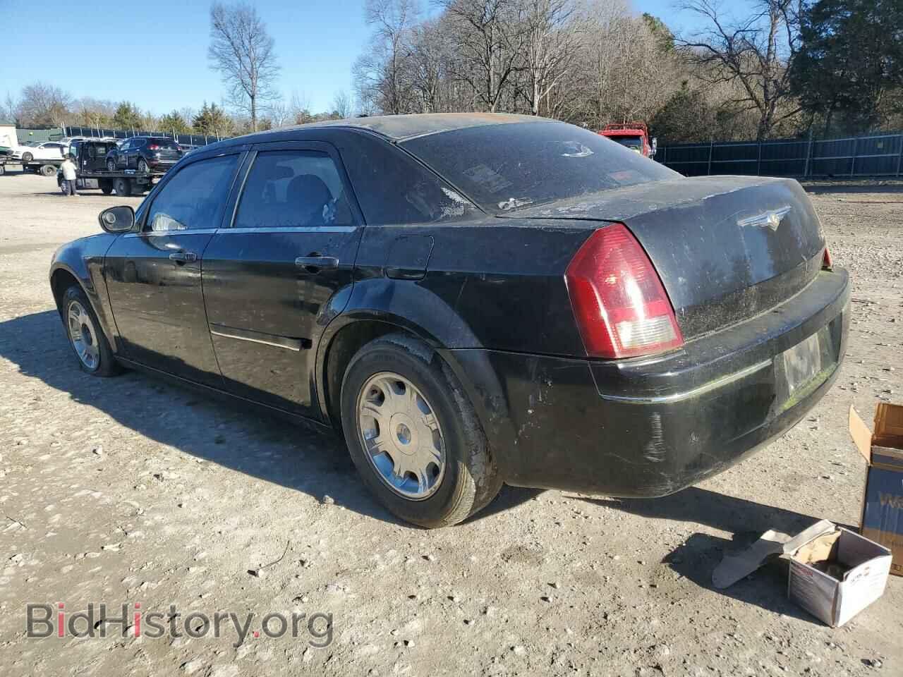 2005 CHRYSLER 300 - VIN: 2C3AA53G05H652406 - Фото 2
