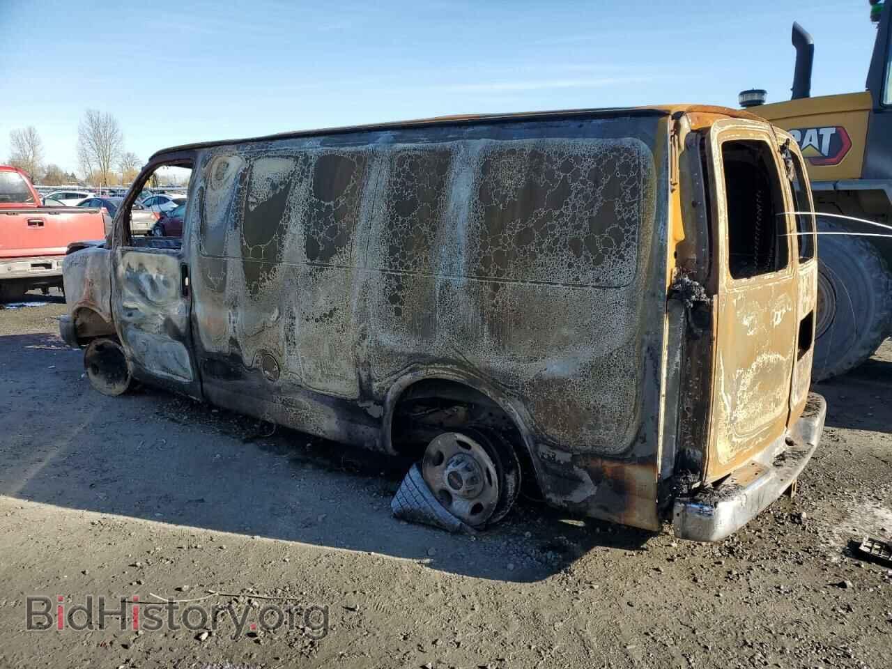 2018 GMC SAVANA - VIN: 1GTW7AFG9J1340372 - Фото 2