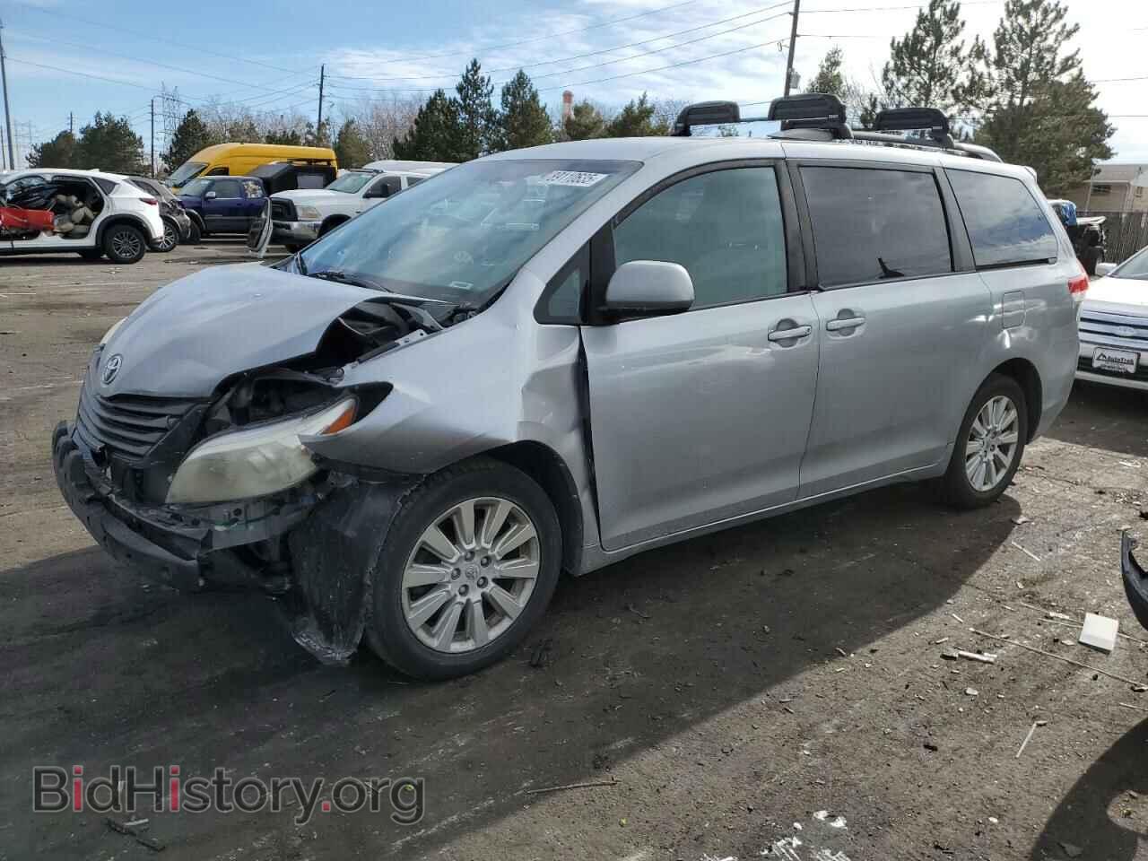 Photo 5TDJK3DC7BS024977 - TOYOTA All Models 2011