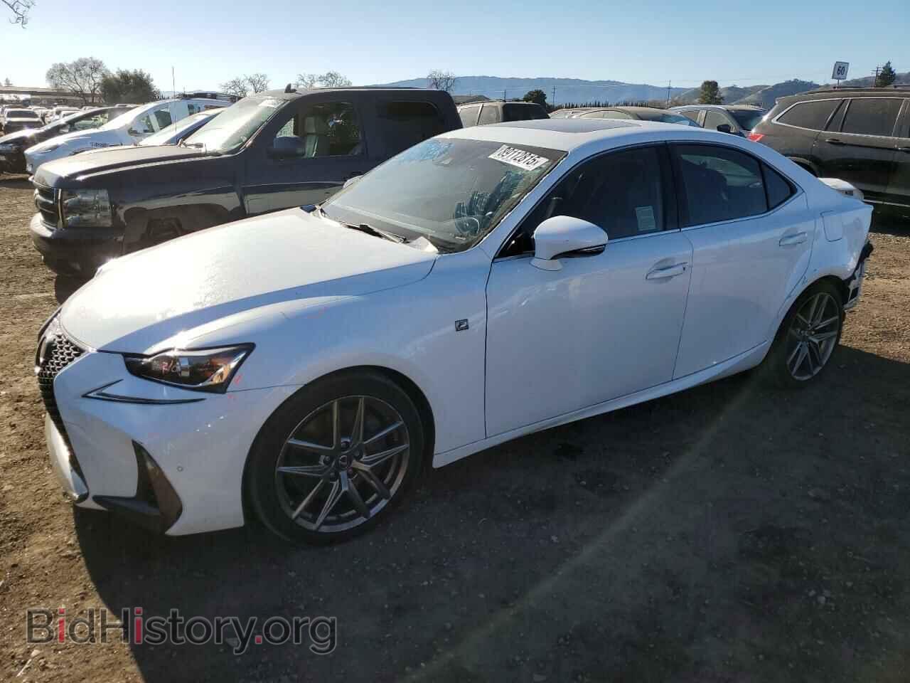 Photo JTHBZ1D25J5031862 - LEXUS IS 2018
