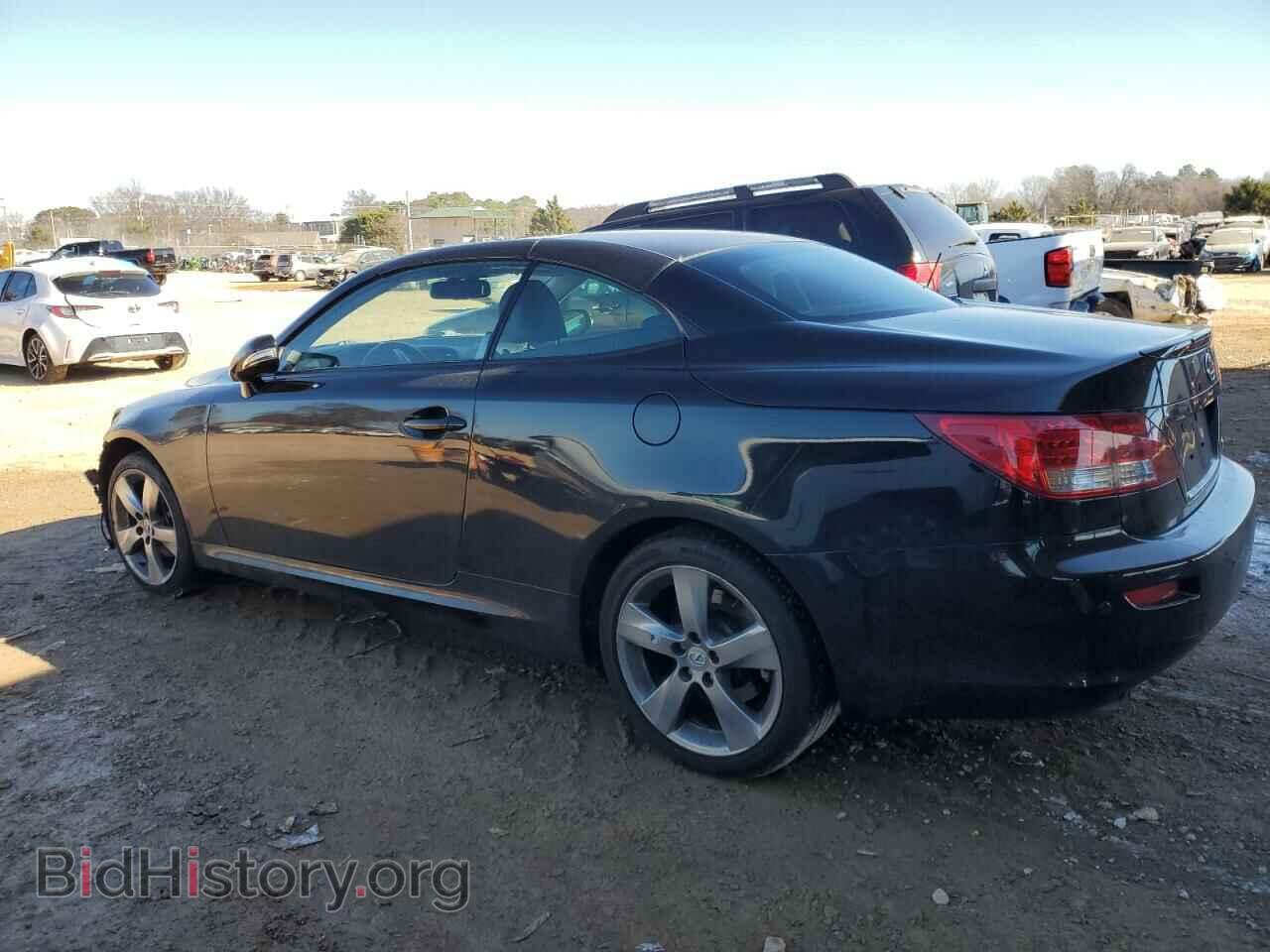 2011 LEXUS IS - VIN: JTHFF2C20B2514647 - Photo 2