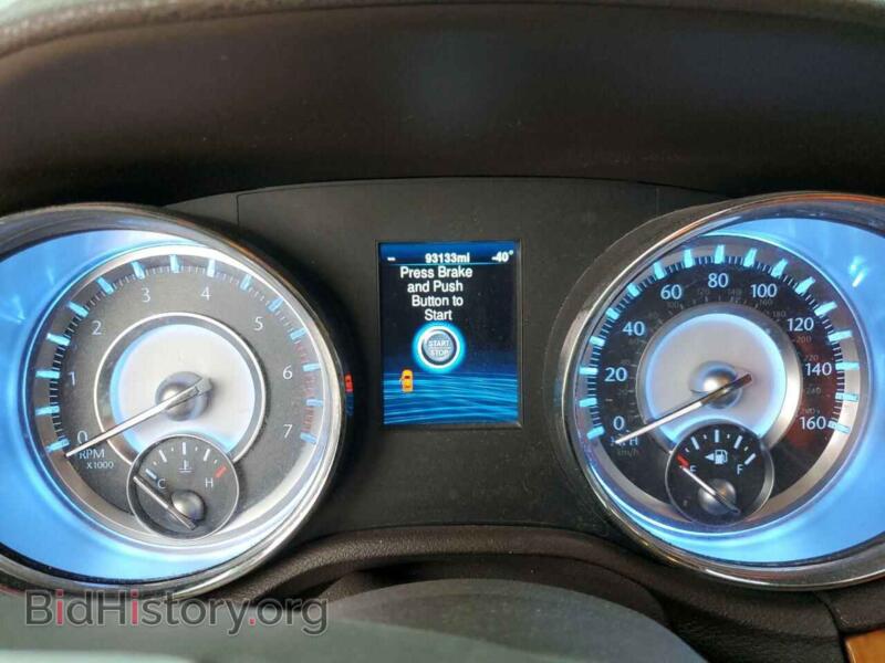 2014 Chrysler 300 (VIN 2C3CCAET7EH117675) — photo 9 of 13
