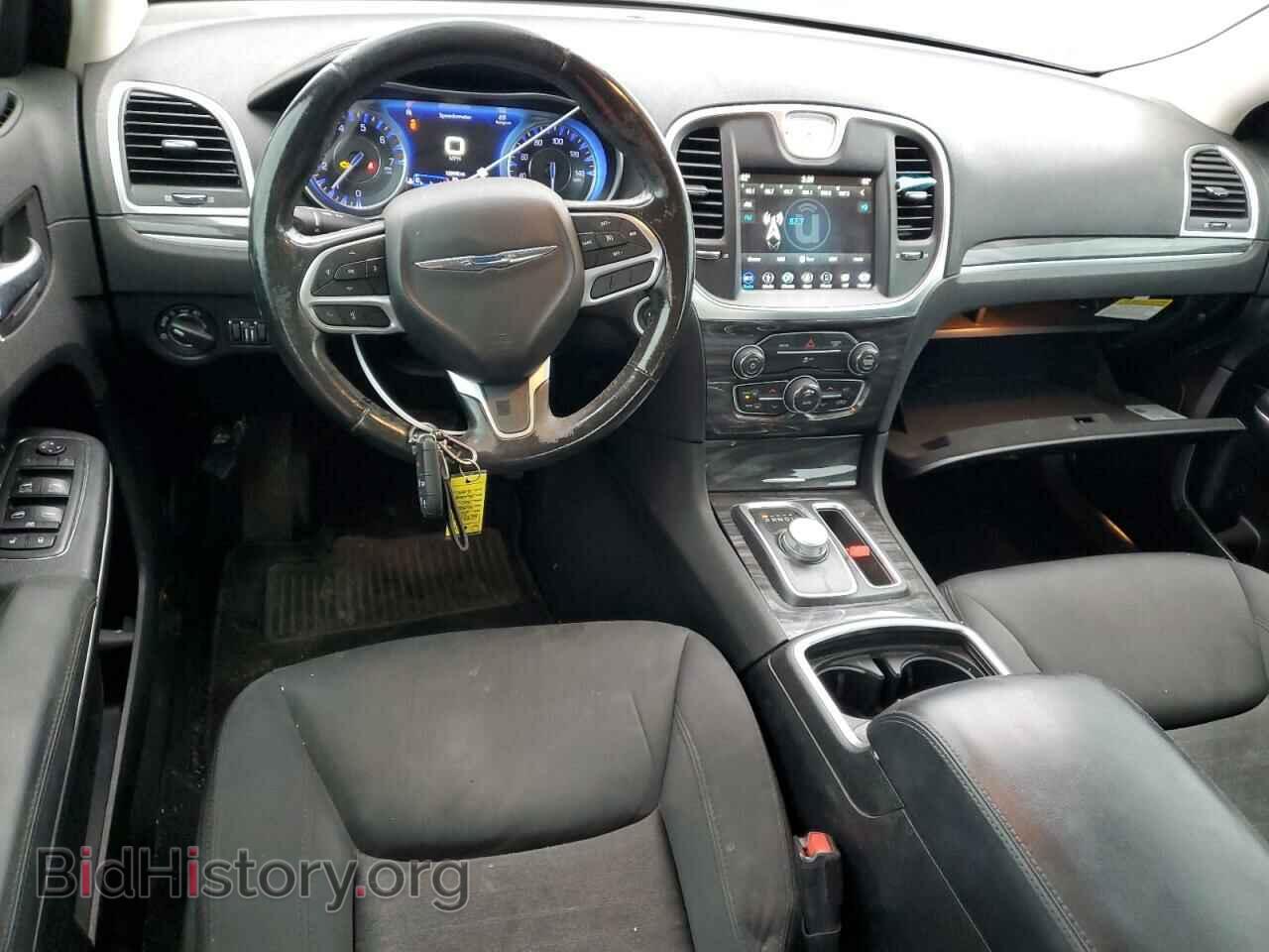 2019 CHRYSLER 300 - VIN: 2C3CCAAG9KH569602 - Фото 8