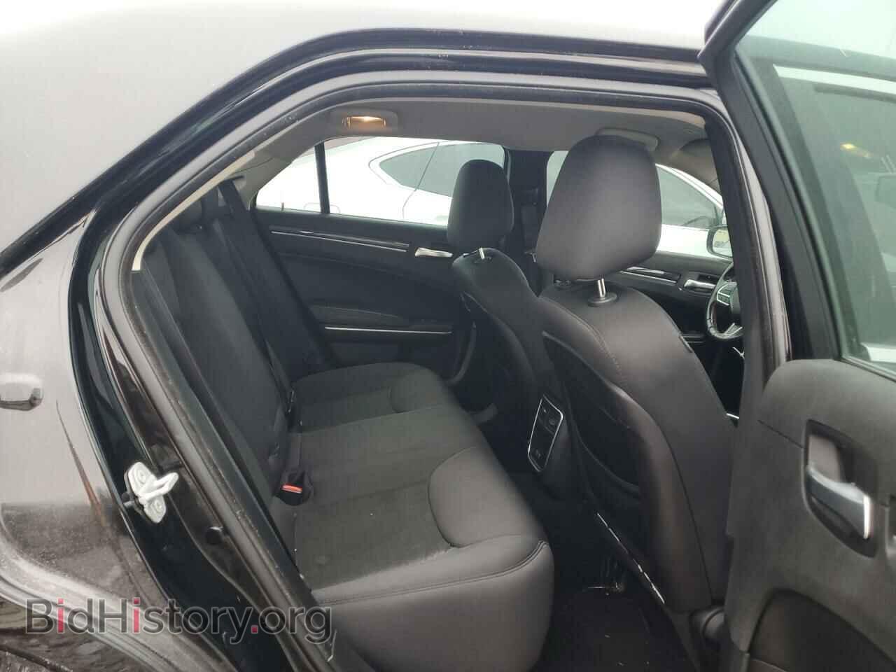 2019 CHRYSLER 300 - VIN: 2C3CCAAG9KH569602 - Фото 10