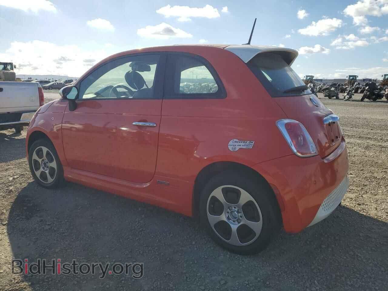 2015 FIAT 500 - VIN: 3C3CFFGEXFT555389 - Photo 2