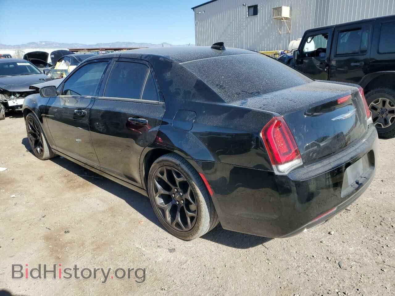 2019 CHRYSLER 300 - VIN: 2C3CCABG7KH601039 - Фото 2