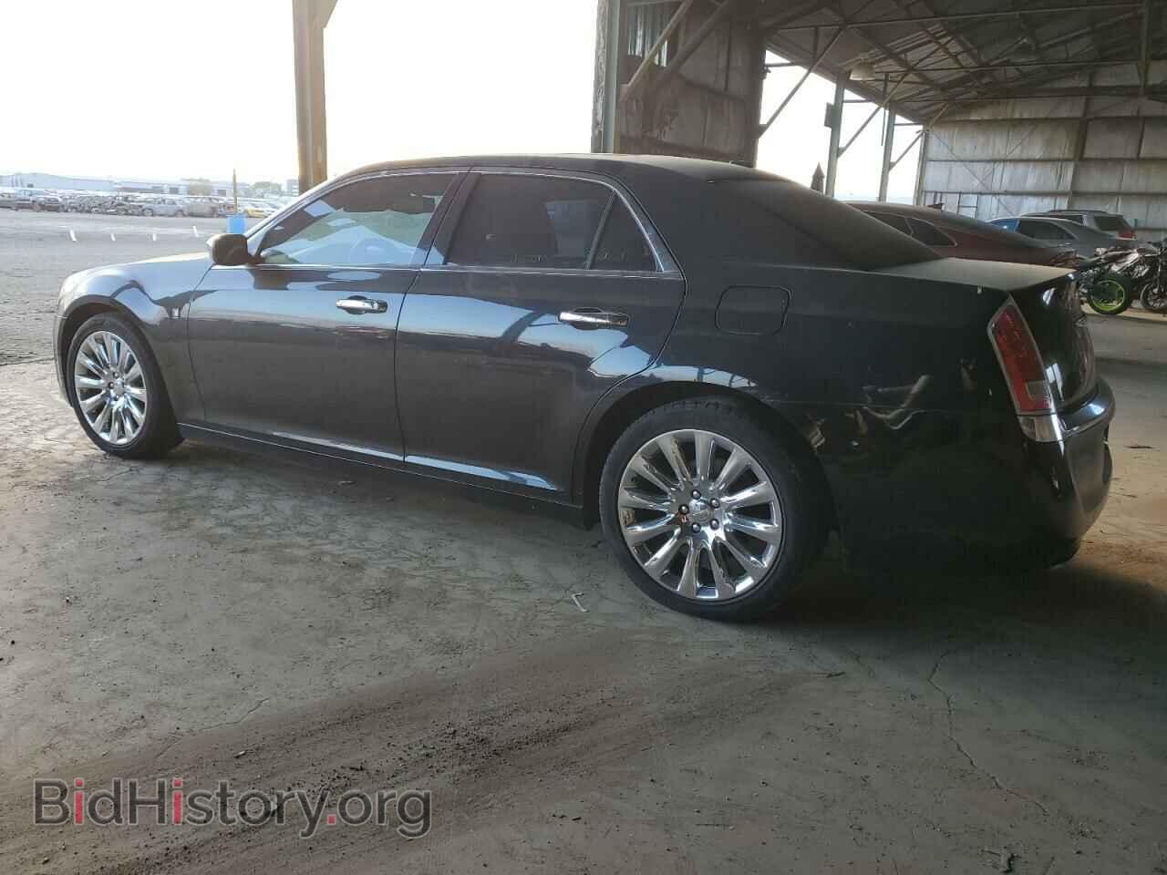 2013 CHRYSLER 300 - VIN: 2C3CCAAG2DH698249 - Фото 2