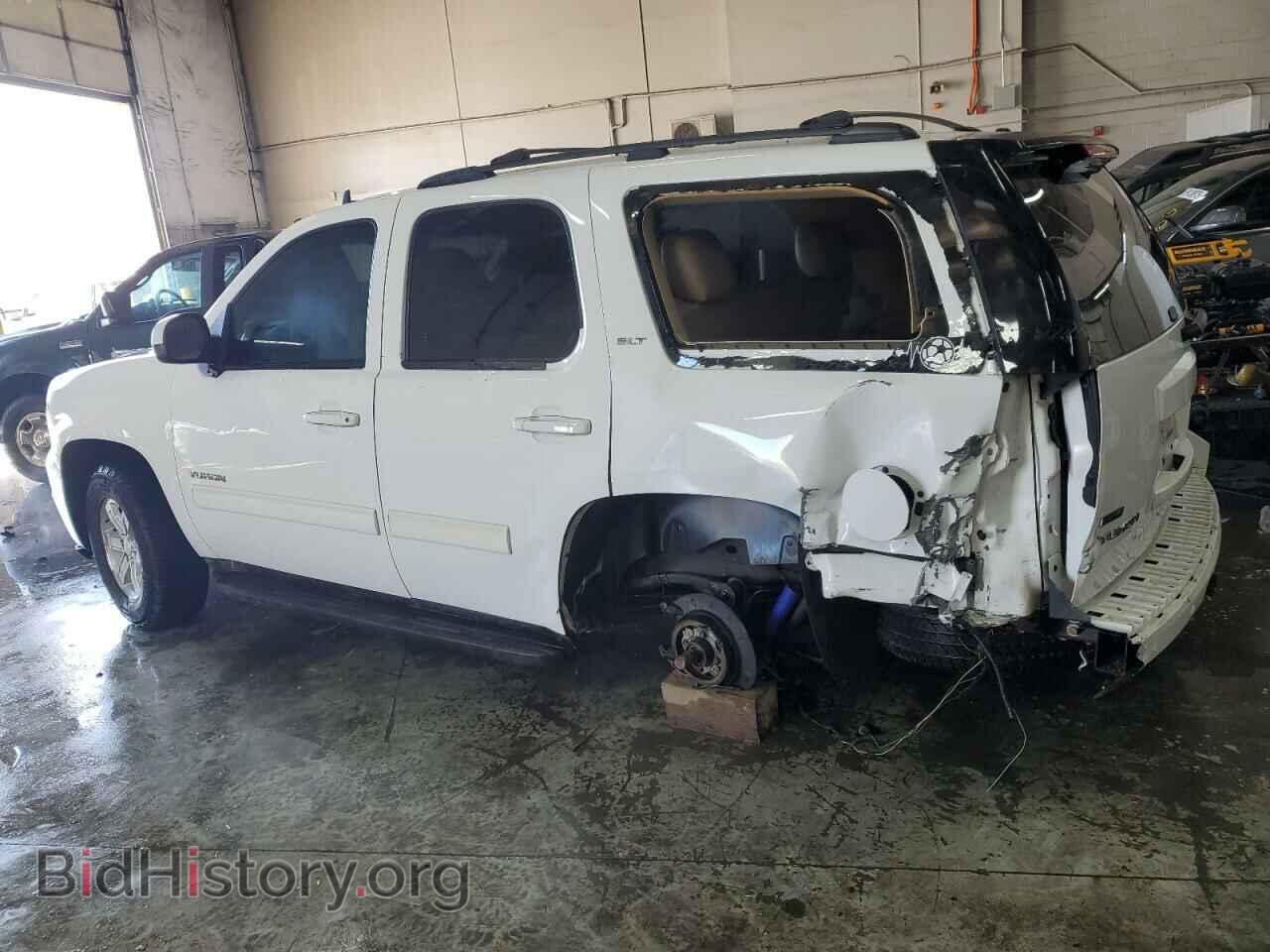 2011 GMC YUKON - VIN: 1GKS1CE06BR298945 - Фото 2