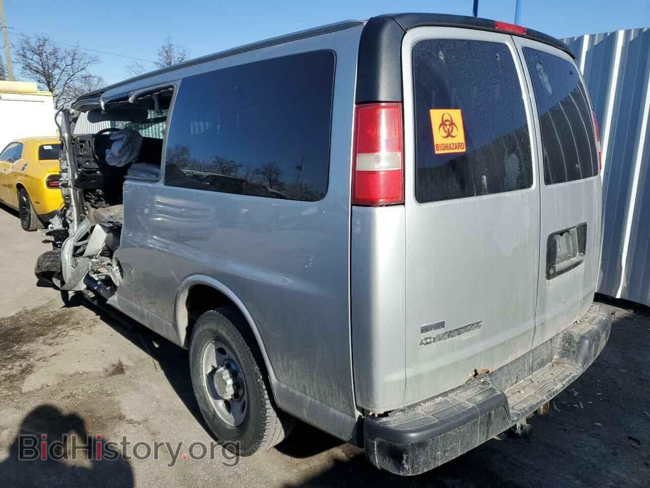 2011 CHEVROLET EXPRESS - VIN: 1GAWGRFG3B1126955 - Фото 2