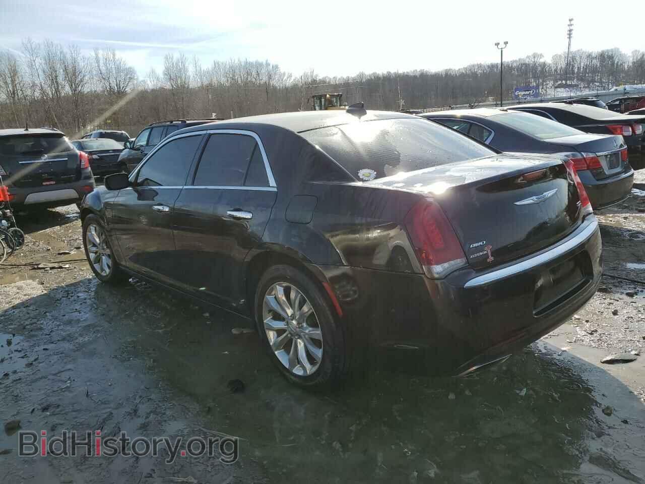 2018 CHRYSLER 300 - VIN: 2C3CCAKG0JH250554 - Фото 2