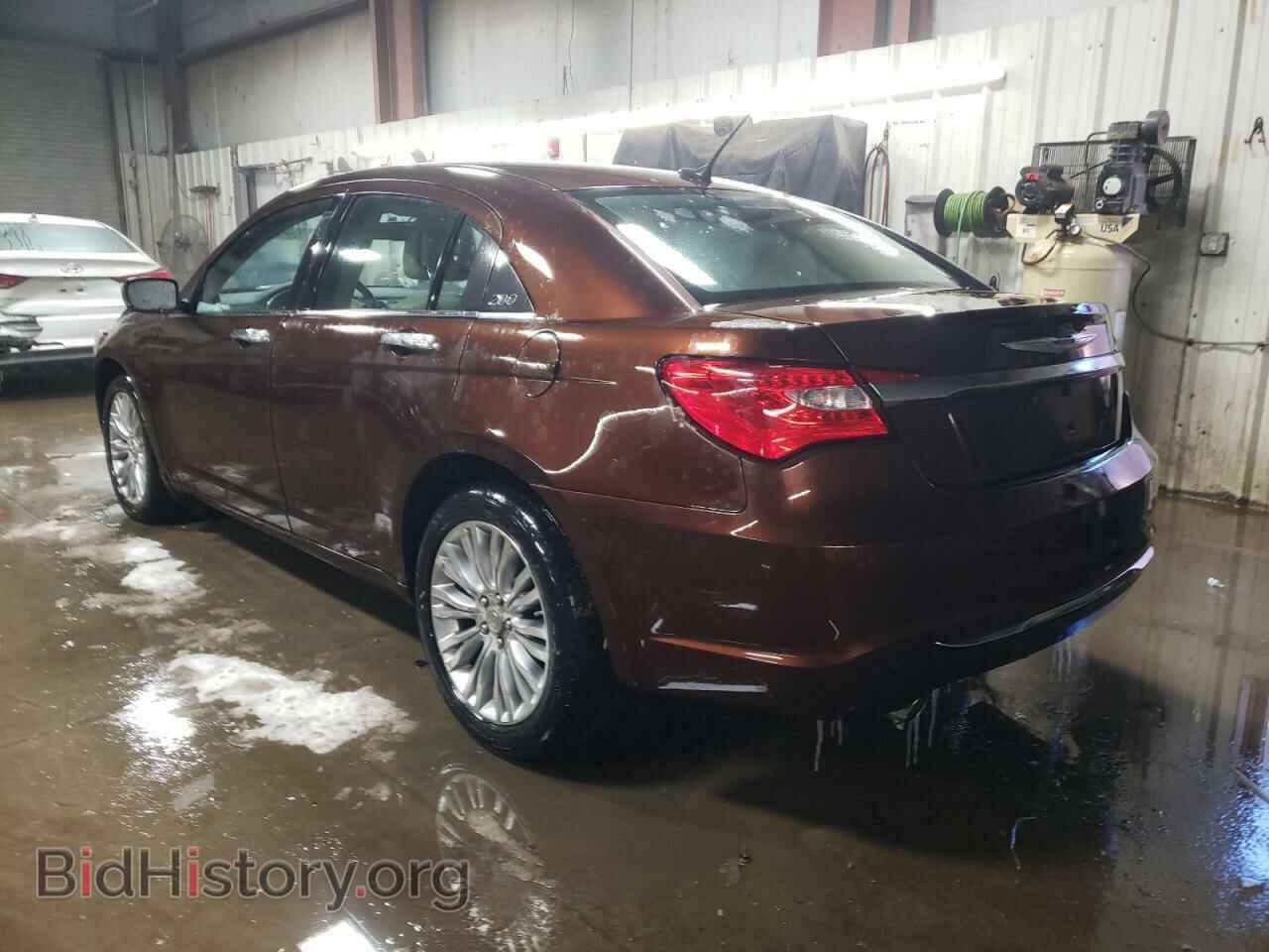 2013 CHRYSLER 200 - VIN: 1C3CCBCG8DN612503 - Фото 2