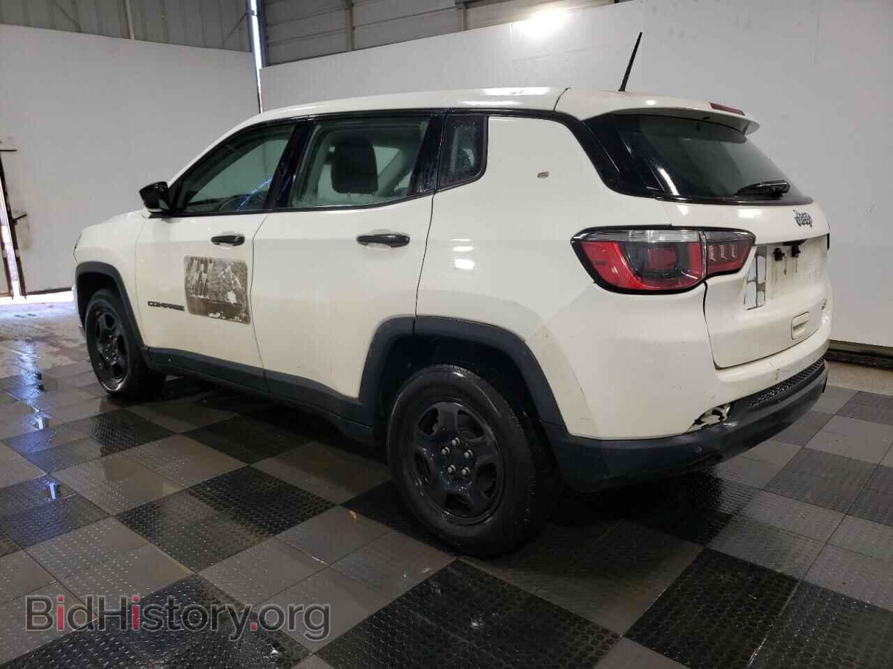 2018 JEEP COMPASS - VIN: 3C4NJCAB2JT136882 - Фото 2