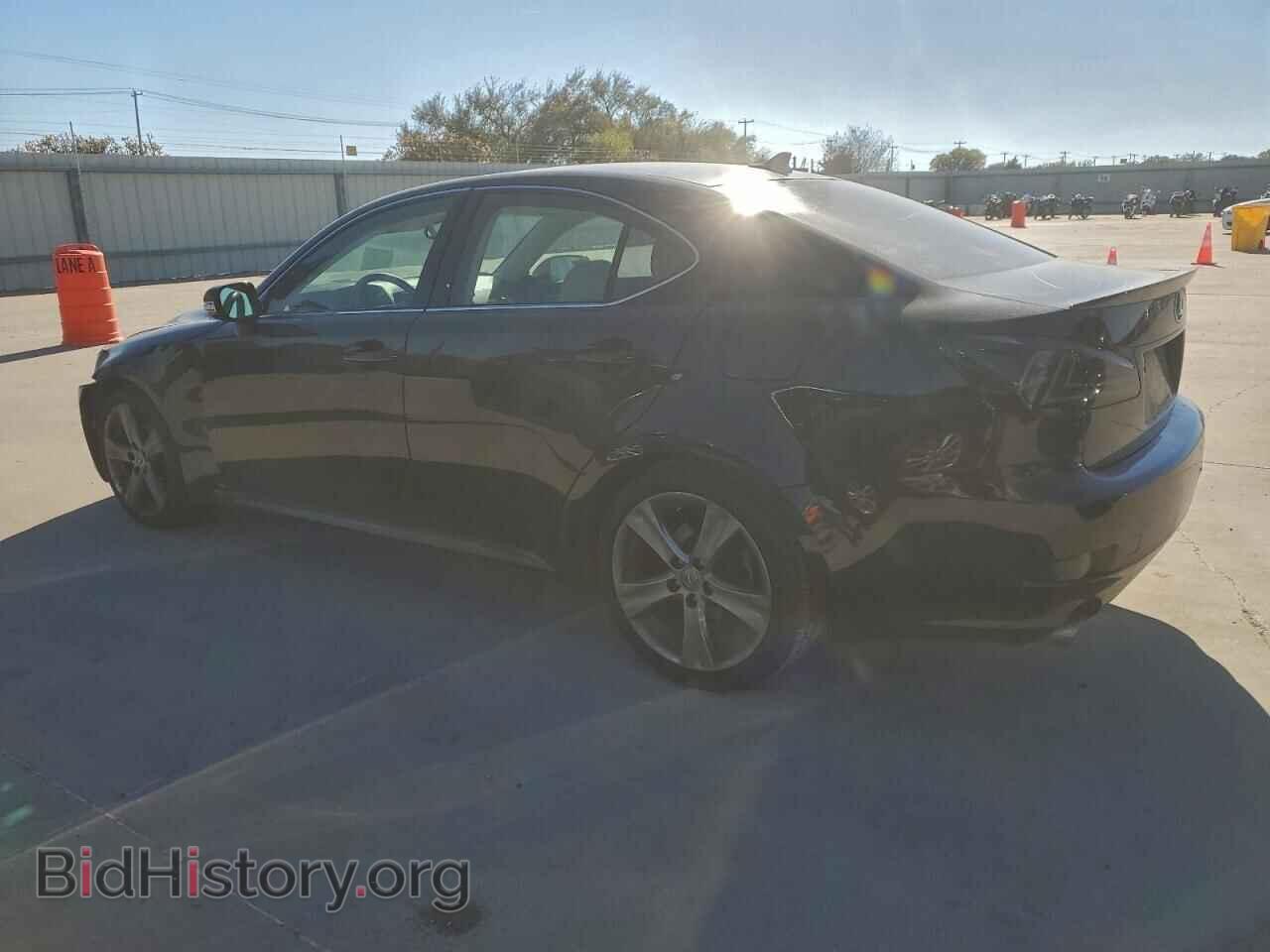 2011 LEXUS IS - VIN: JTHBF5C28B5149729 - Photo 2