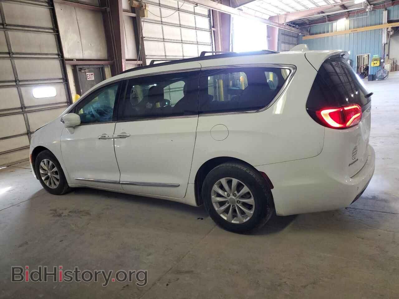 2017 CHRYSLER PACIFICA - VIN: 2C4RC1BGXHR763384 - Photo 2