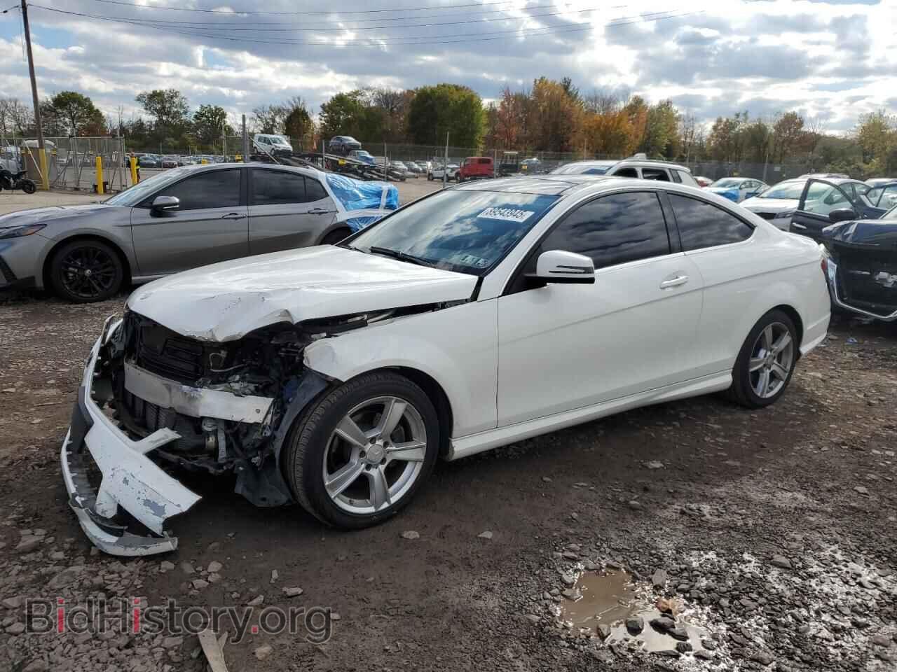 Photo WDDGJ4HB7EG283011 - MERCEDES-BENZ C-CLASS 2014