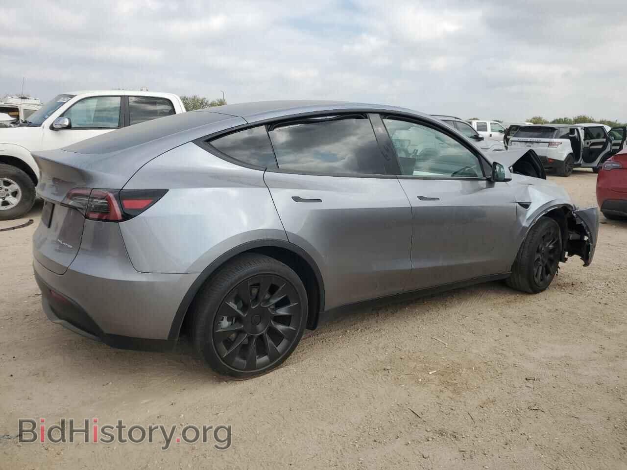 2025 TESLA MODEL Y - VIN: 7SAYGDEE1SA352115 - Фото 3
