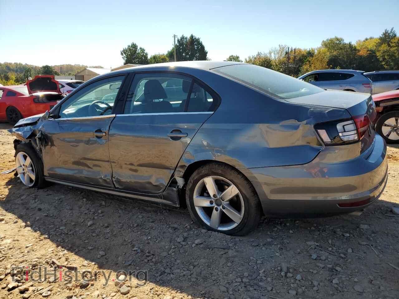 2017 VOLKSWAGEN JETTA - VIN: 3VW2B7AJXHM352155 - Фото 2