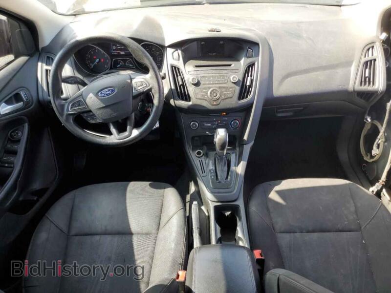 2016 Ford FOCUS (VIN 1FADP3F23GL322136) — фото 8 из 13