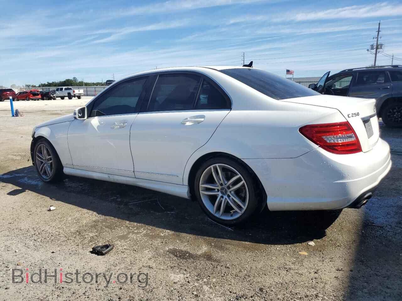 2014 MERCEDES-BENZ C-CLASS - VIN: WDDGF4HB0EA945239 - Фото 2