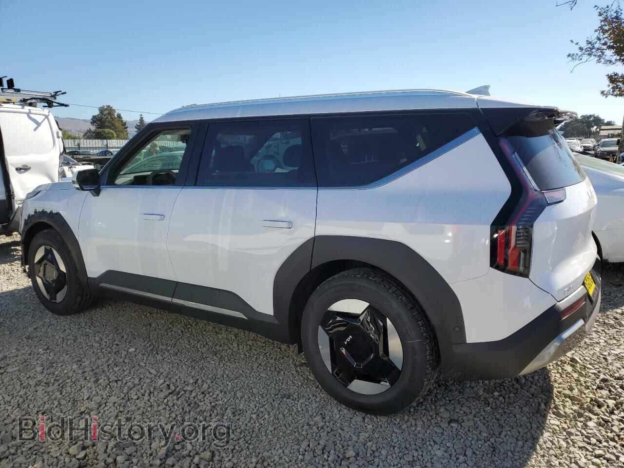 2026 KIA EV9 WIND - VIN: 5XYAFFS5XTG011827 - Photo 2