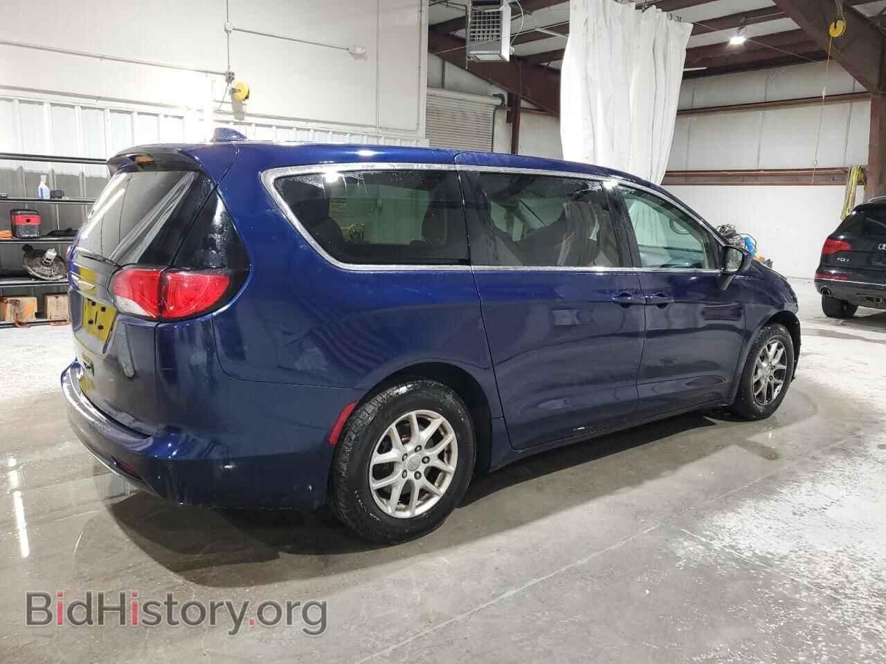 2017 CHRYSLER PACIFICA - VIN: 2C4RC1DG9HR520615 - Фото 3