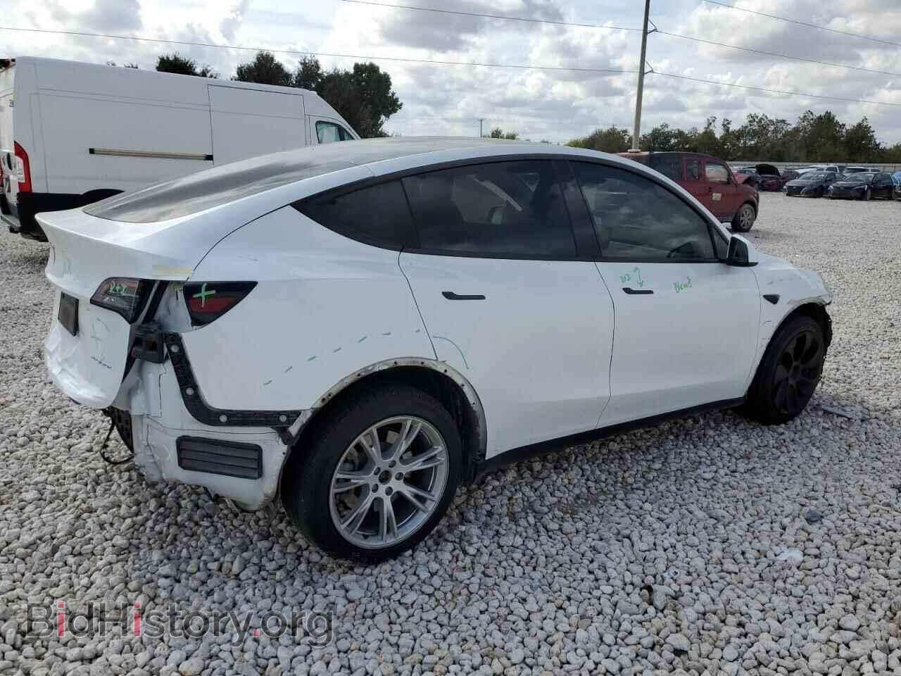 2024 TESLA MODEL Y - VIN: 7SAYGDEE2RA259193 - Фото 3