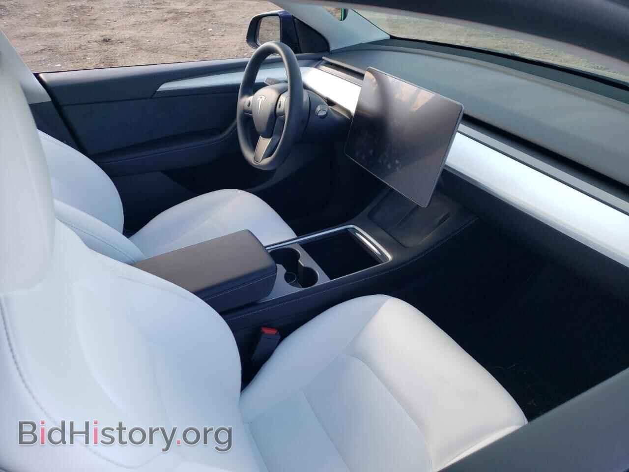 2024 TESLA MODEL Y - VIN: 7SAYGAEE2RF177790 - Фото 8