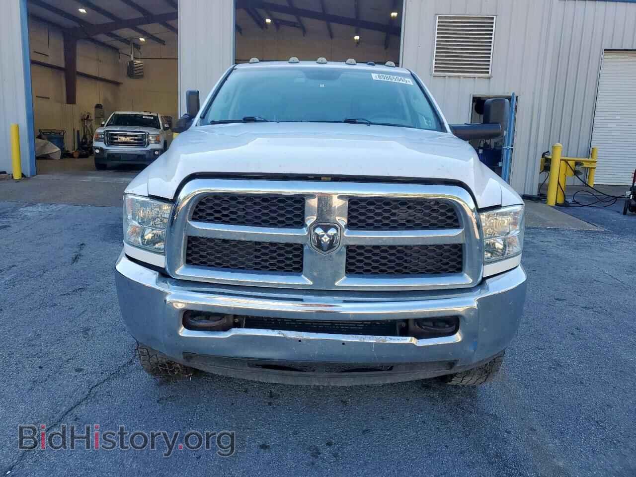 2017 RAM All Models - VIN: 3C6UR5HL8HG570796 - Photo 5