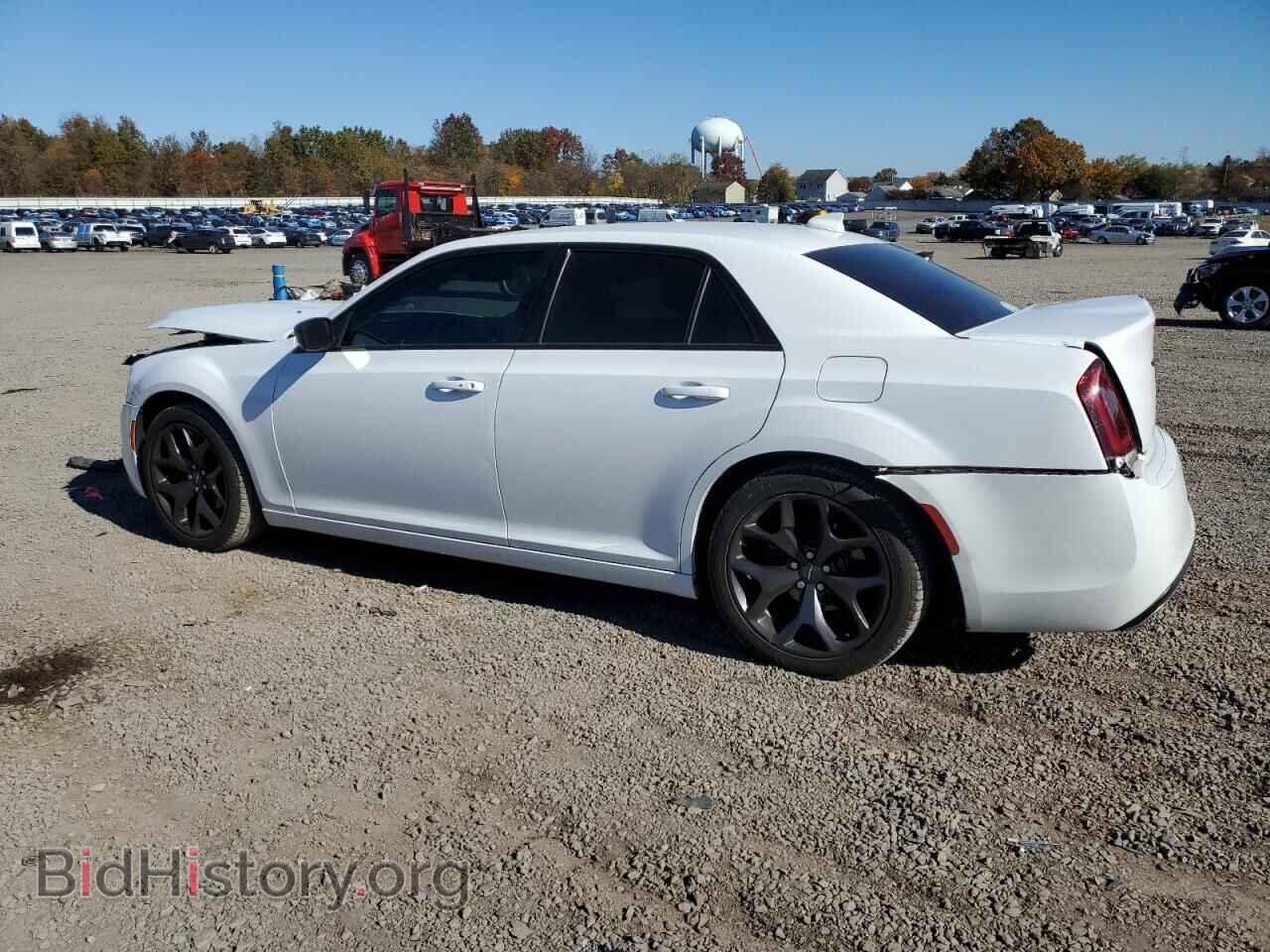 2020 CHRYSLER 300 - VIN: 2C3CCAAG9LH230002 - Фото 2